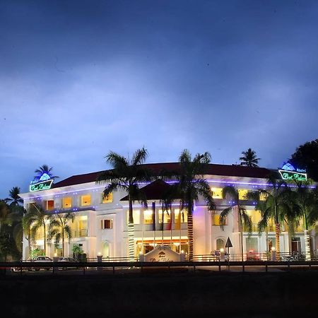 โรงแรมพอร์ต พาเลซ กุวาลัม โกวาลัม ภายนอก รูปภาพ