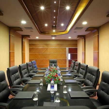 โรงแรมพอร์ต พาเลซ กุวาลัม โกวาลัม ภายนอก รูปภาพ