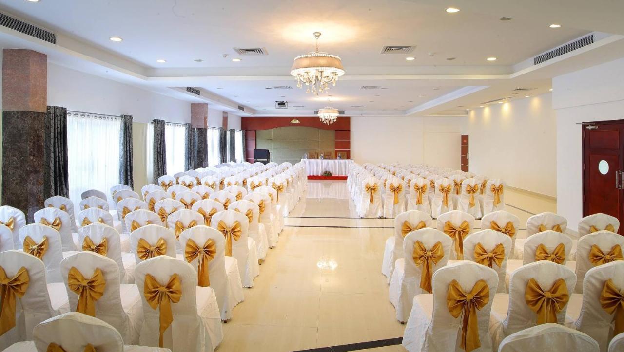โรงแรมพอร์ต พาเลซ กุวาลัม โกวาลัม ภายนอก รูปภาพ