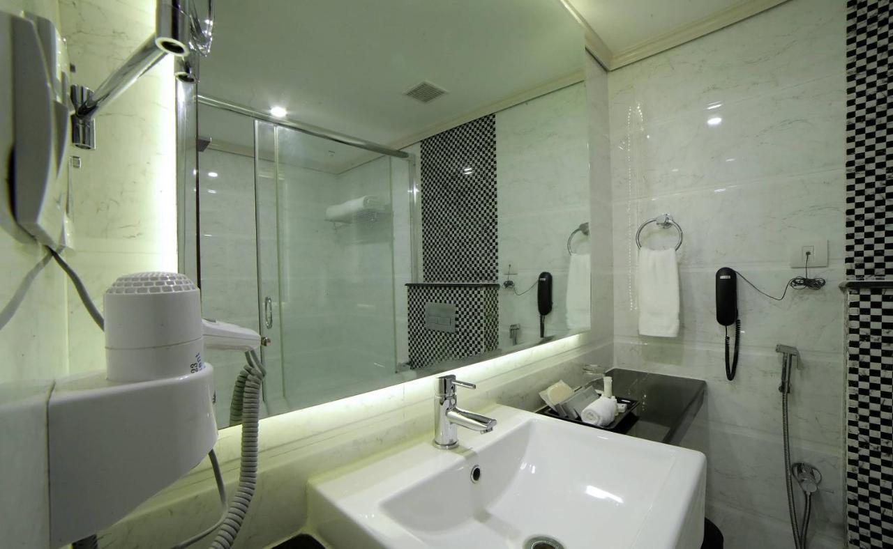 โรงแรมพอร์ต พาเลซ กุวาลัม โกวาลัม ภายนอก รูปภาพ